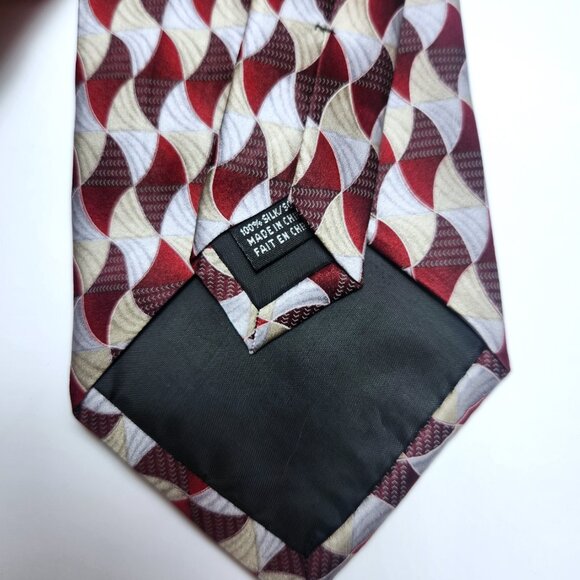 Pierre Cardin Men's Silk Necktie Red & Grey Geometric Pattern - Picture 5 of 5